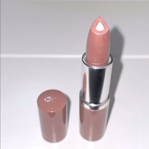 Clinique Dramatically Different Lipstick
